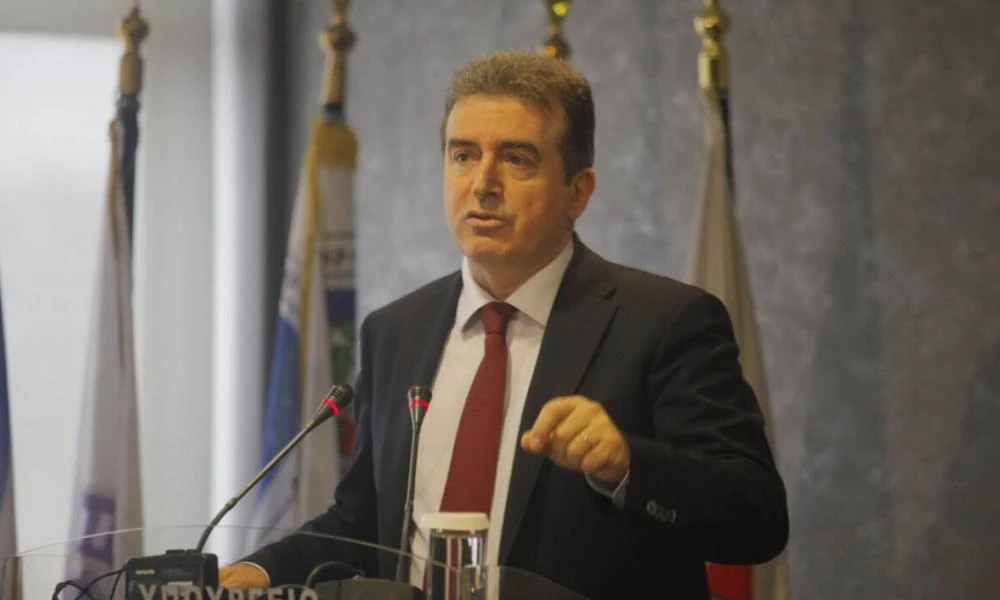 Χρυσοχοΐδης: Ανοίγουν τα γήπεδα - Οι φίλαθλοι να στείλουν μήνυμα κατά της βίας